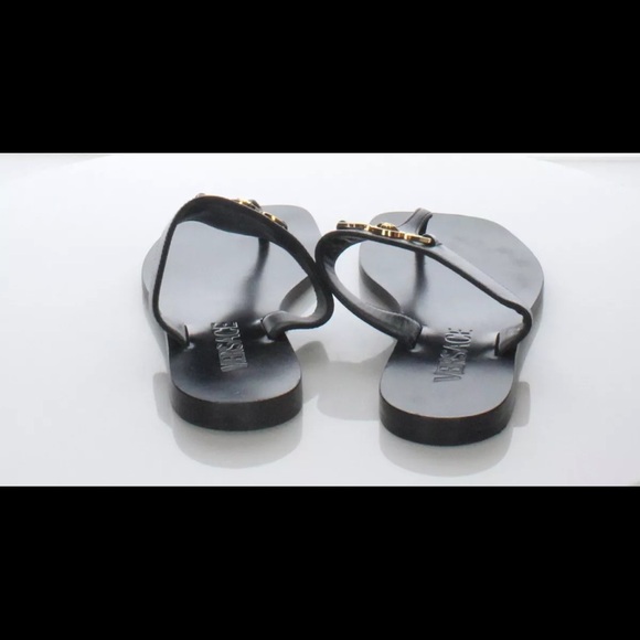 Versace - Picture 2 of 5